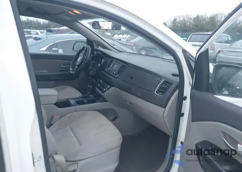 2015 Kia Sedona L z USA, uszkodzony, nr VIN KNDMA5C18F6021667